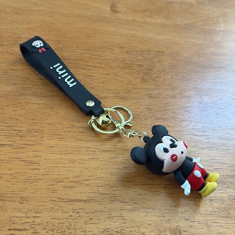 Mini Mickey Mouse Keychain Figure - Picture 14 of 16